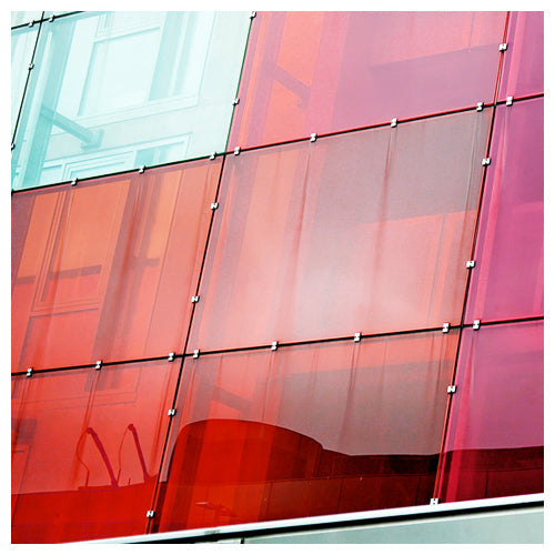 COLOR RED